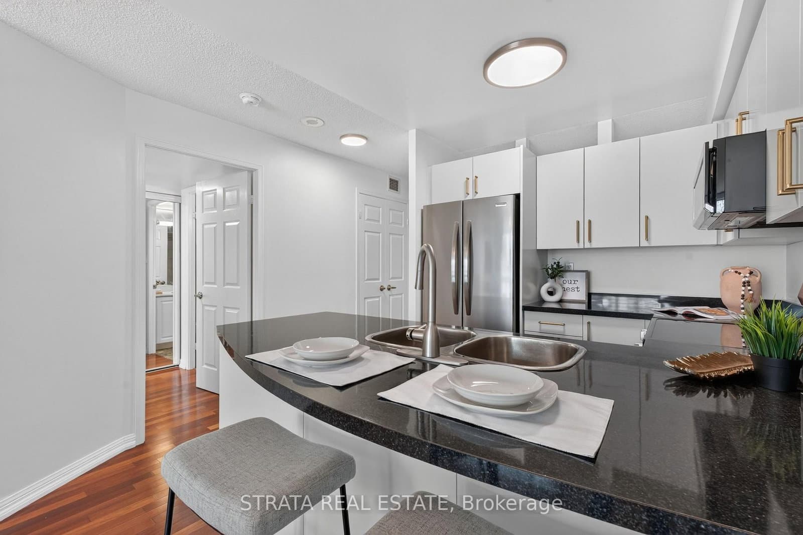 109 Front Street E, Unit 814 thumbnail 10