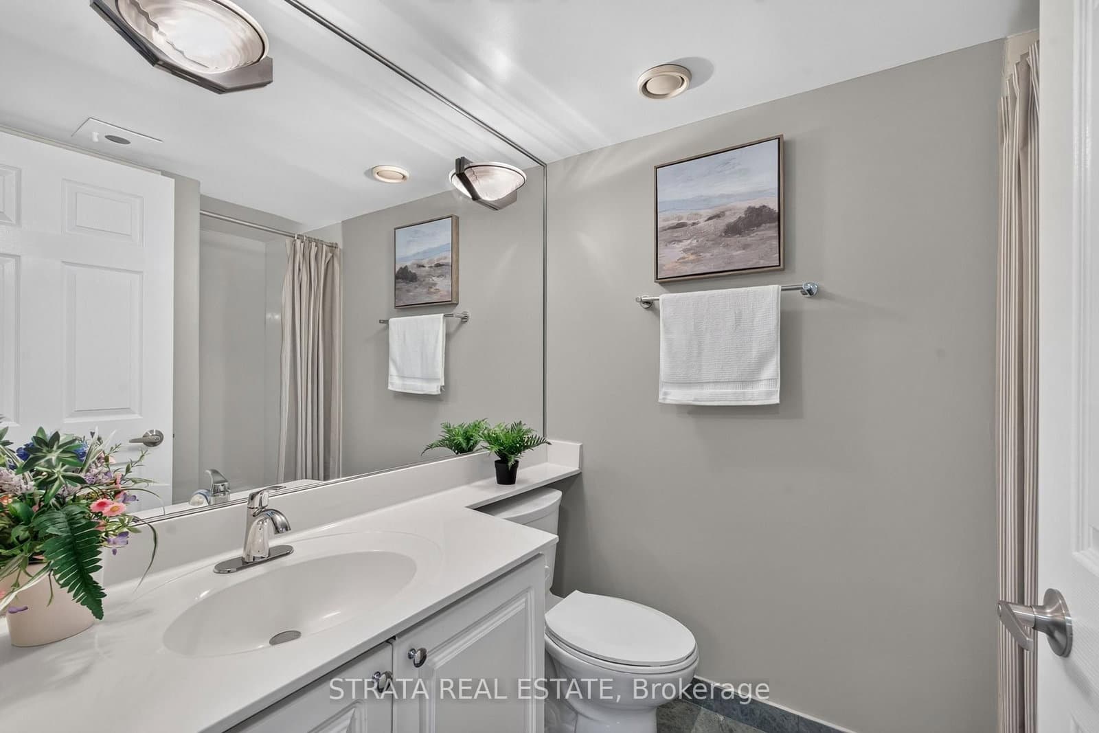 109 Front Street E, Unit 814 thumbnail 8