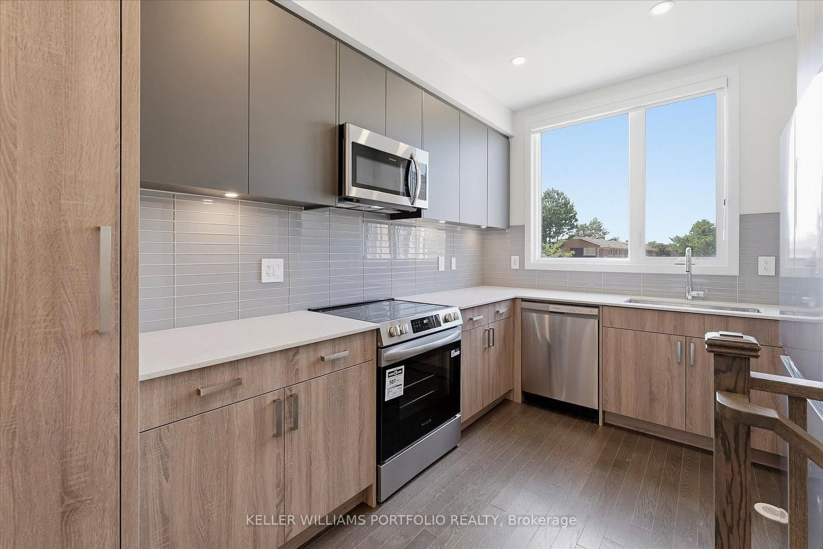 372 Lawrence Heights Way thumbnail 13