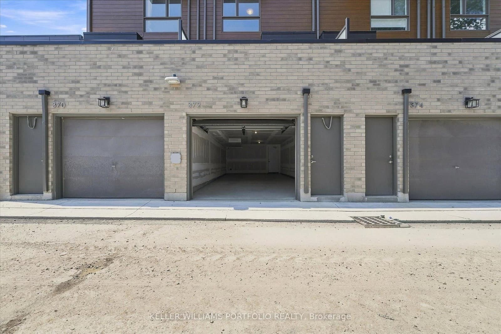 372 Lawrence Heights Way thumbnail 49