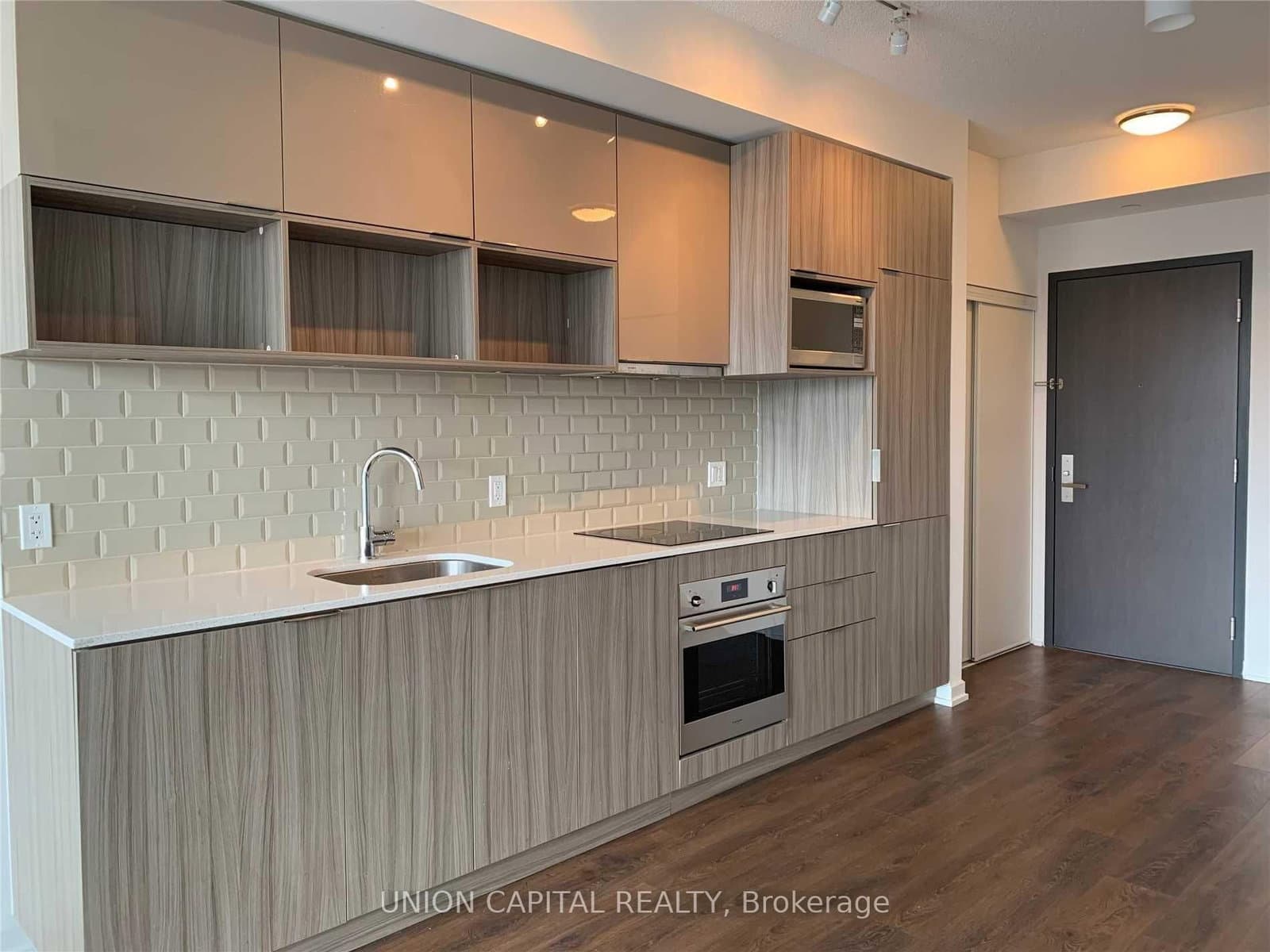 52 Forest Manor Road, Unit 201 thumbnail 3