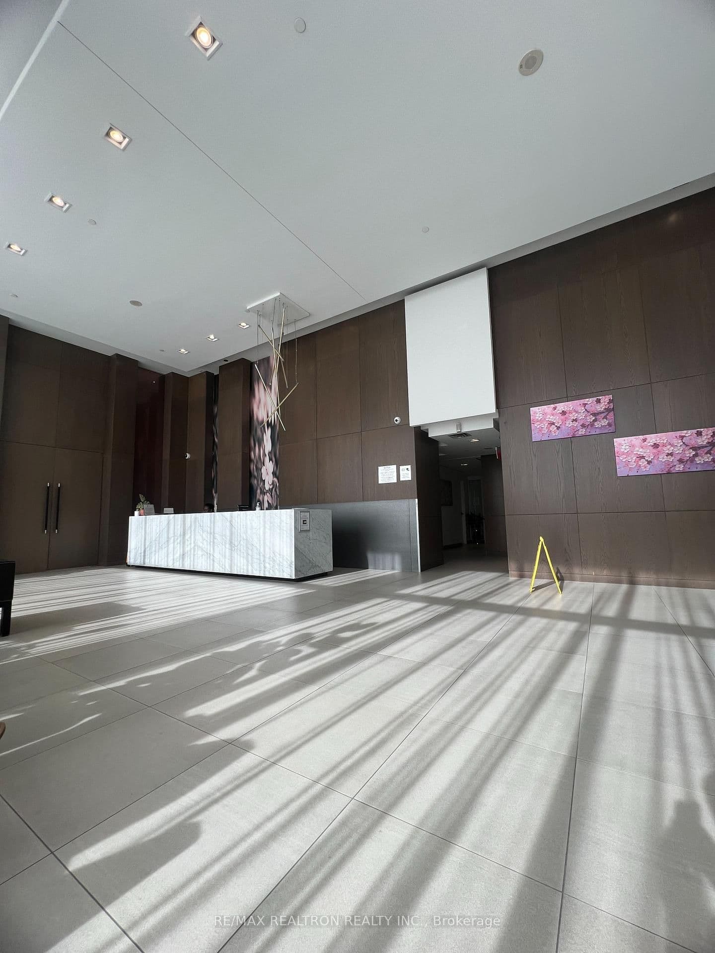 121 Mcmahon Drive, Unit 3010 thumbnail 2