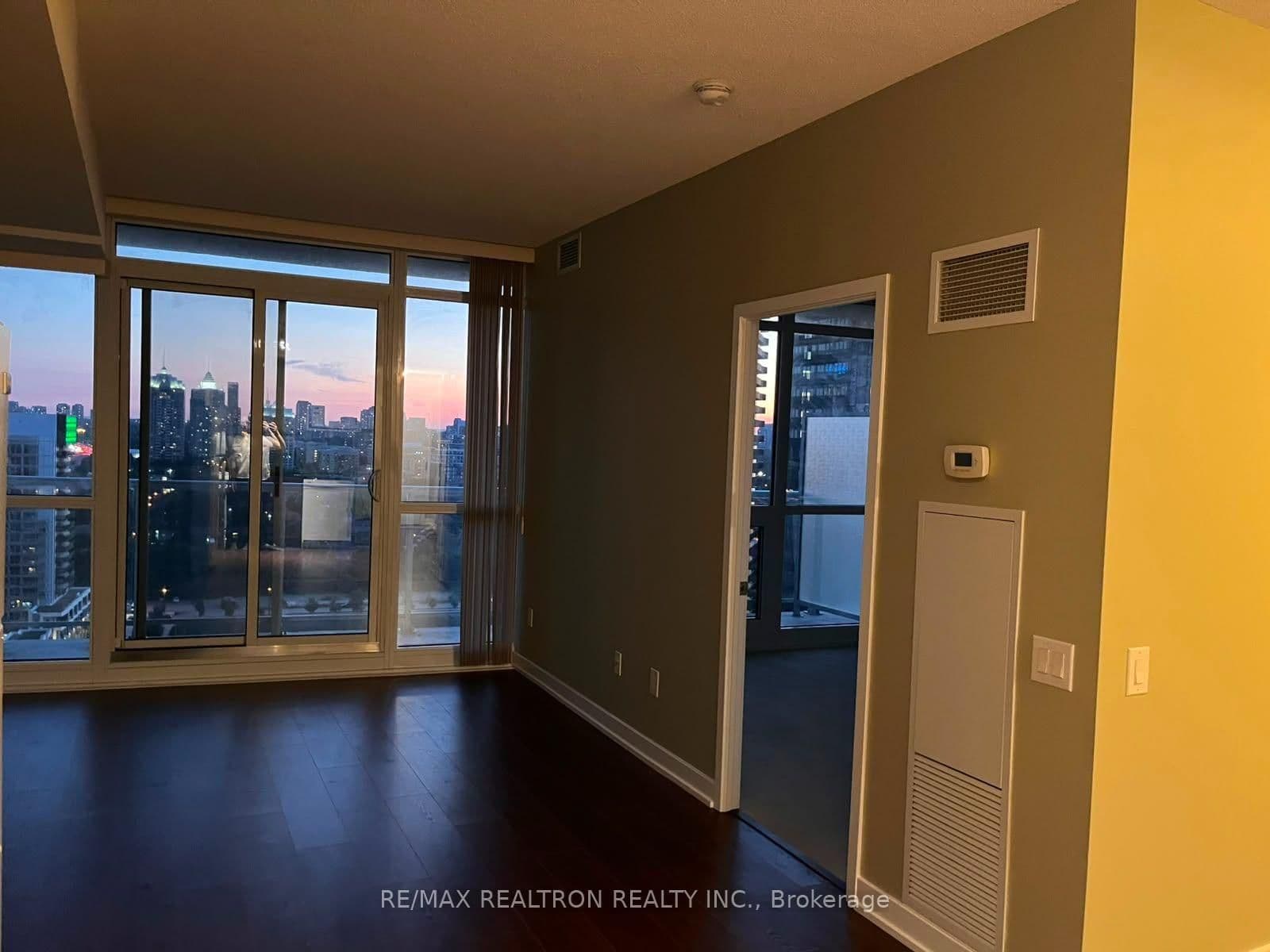 121 Mcmahon Drive, Unit 3010 thumbnail 6