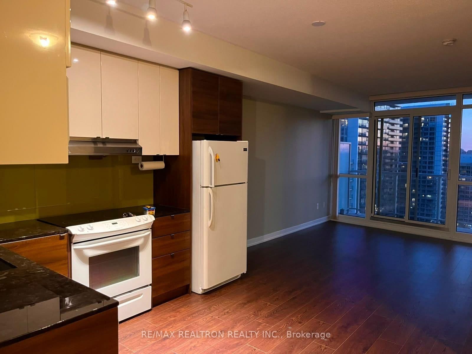 121 Mcmahon Drive, Unit 3010 thumbnail 7
