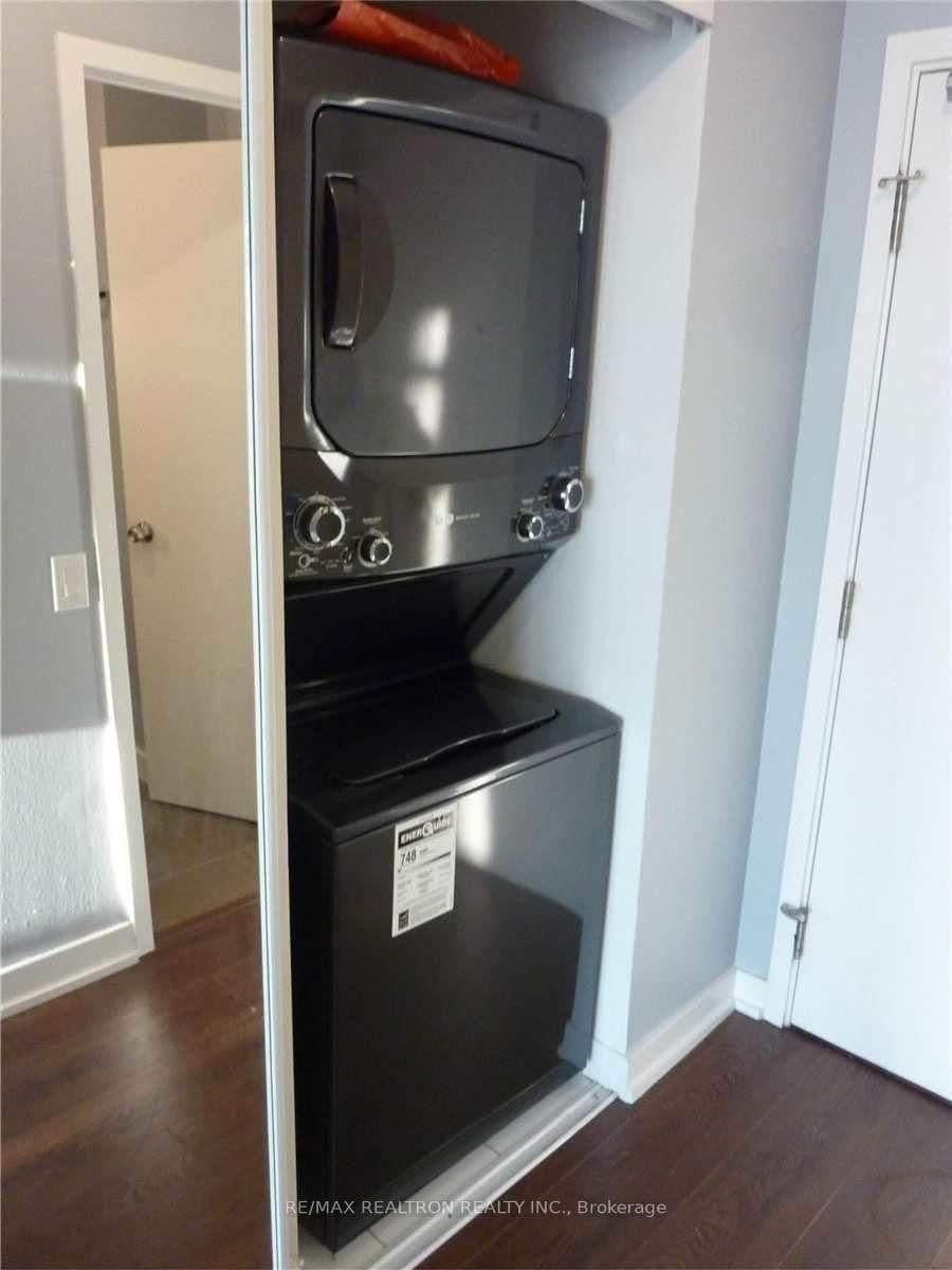 121 Mcmahon Drive, Unit 3010 thumbnail 8