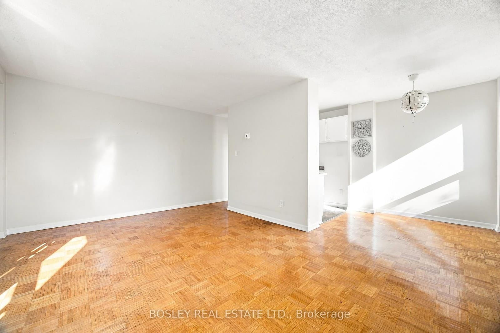 85 Lawton Boulevard, Unit 409 thumbnail 3