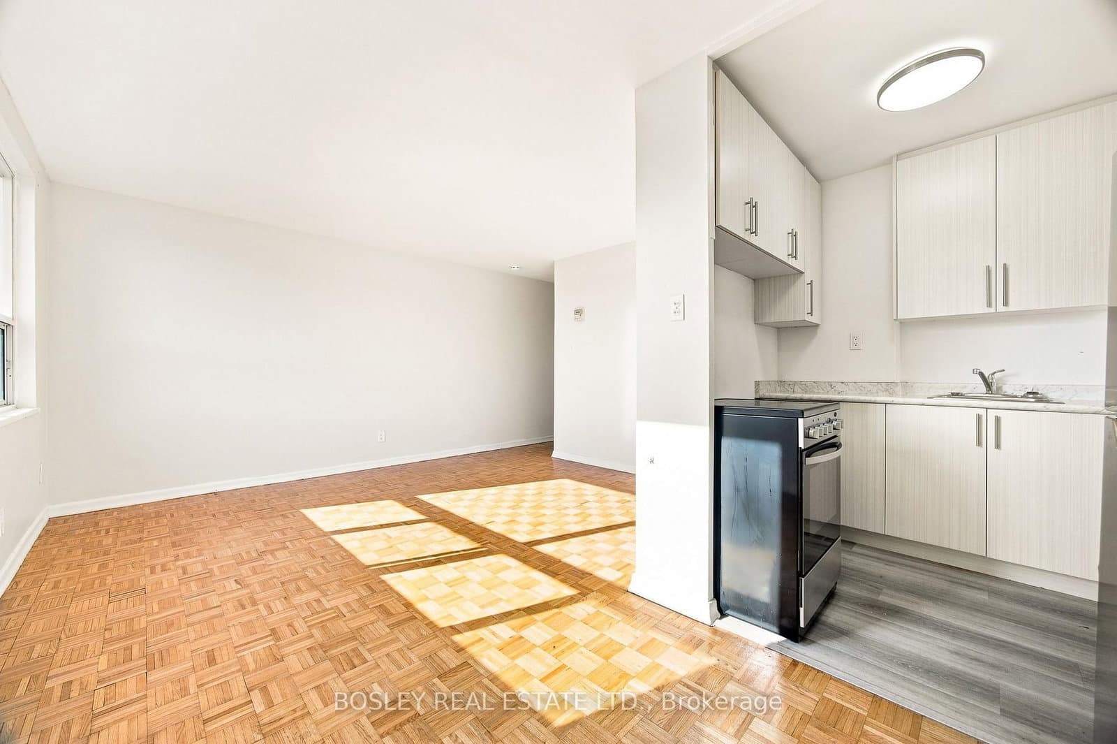 85 Lawton Boulevard, Unit 310 thumbnail 6