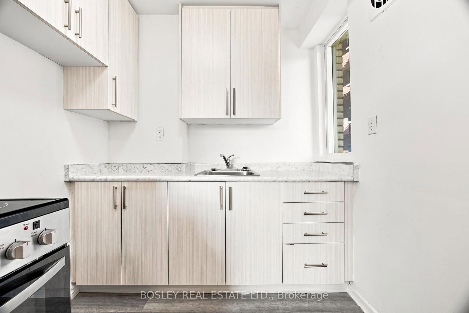 85 Lawton Boulevard, Unit 310 thumbnail 9
