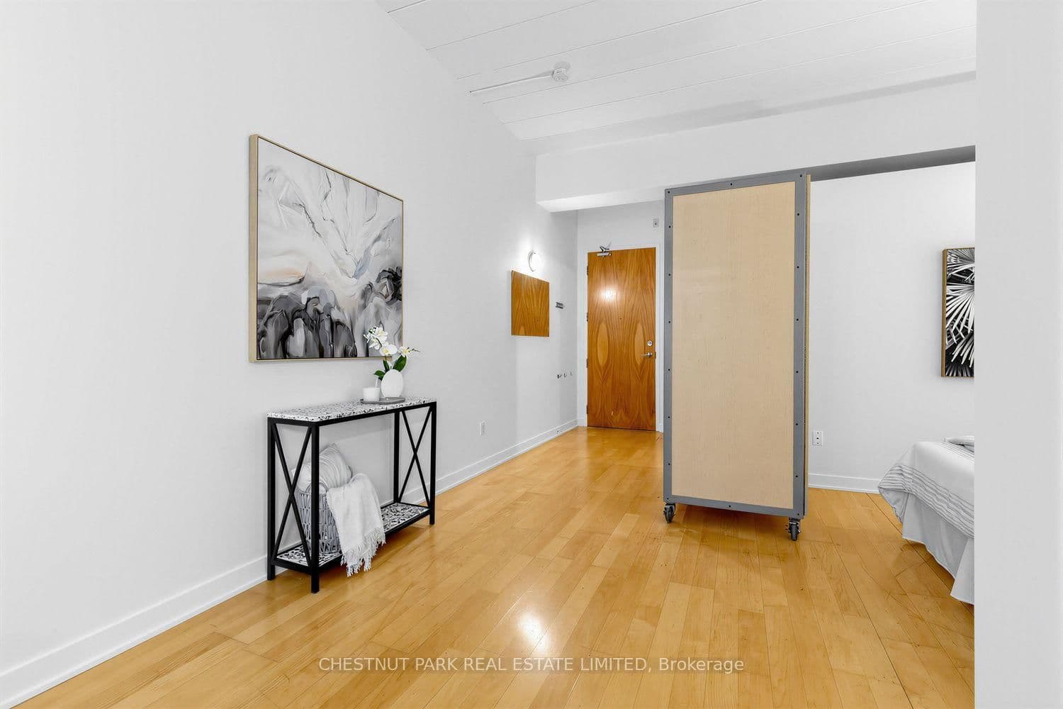 160 Baldwin Street, Unit 409 thumbnail 5