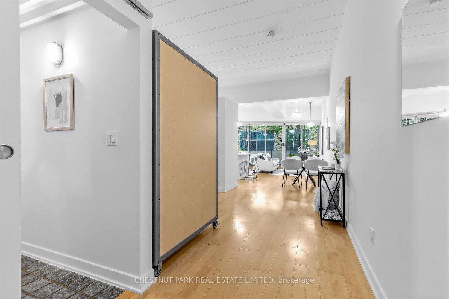 160 Baldwin Street, Unit 409 thumbnail 6