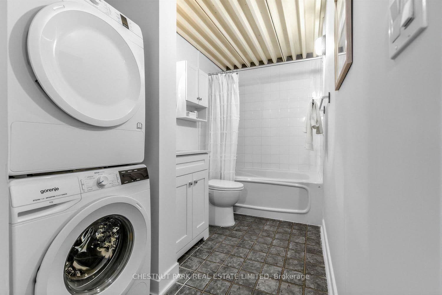 160 Baldwin Street, Unit 409 thumbnail 7