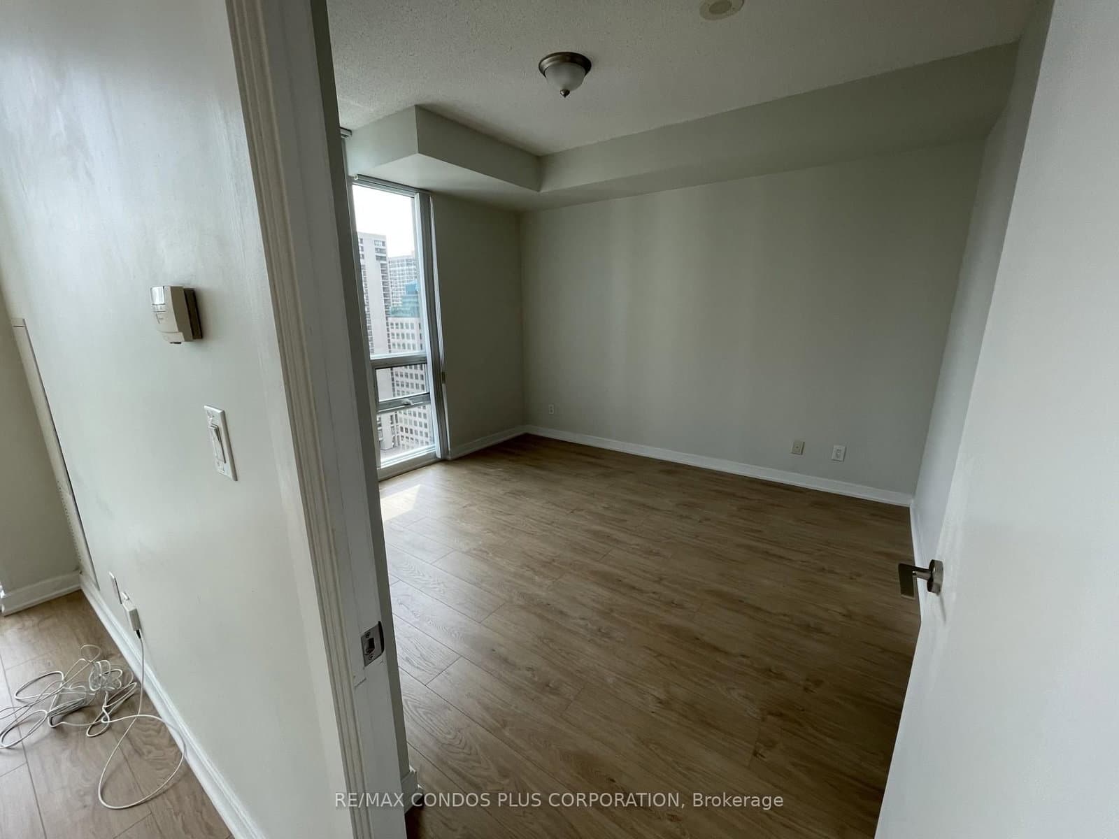 18 Harbour Street, Unit 2408 thumbnail 9