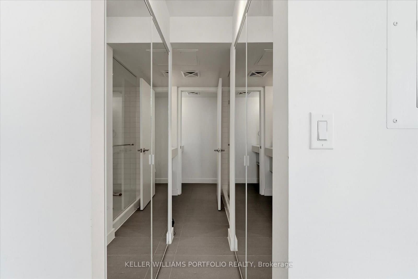 38 Dan Leckie Way, Unit 2601 thumbnail 22