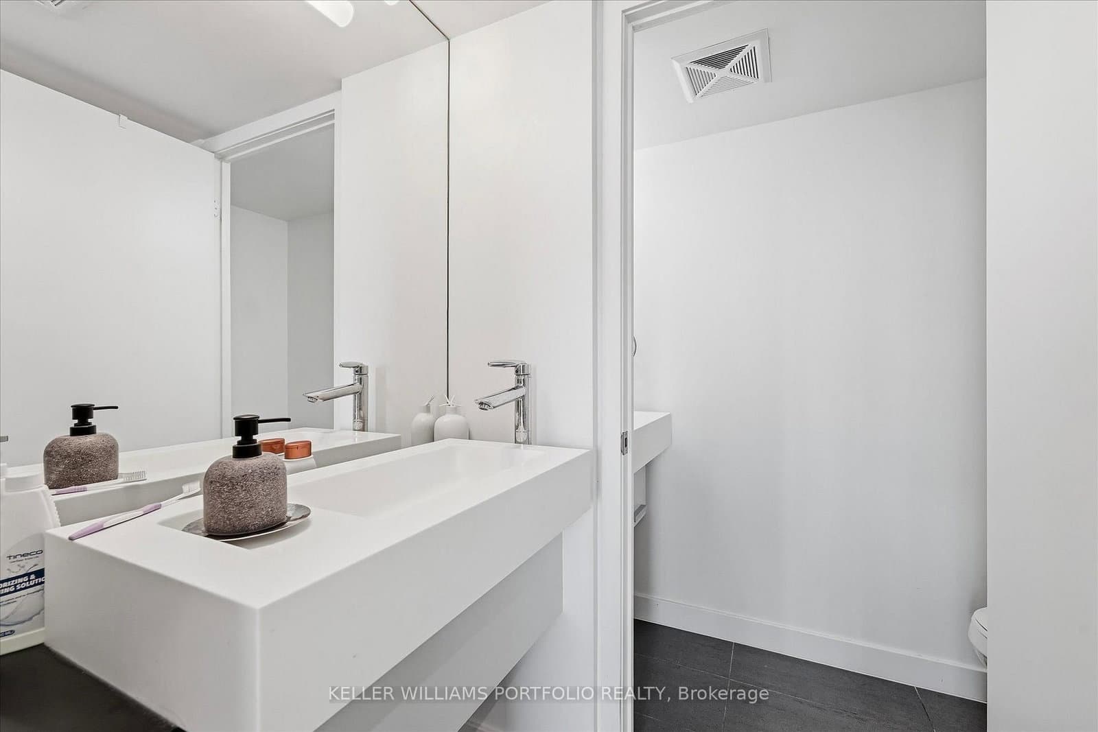 38 Dan Leckie Way, Unit 2601 thumbnail 23