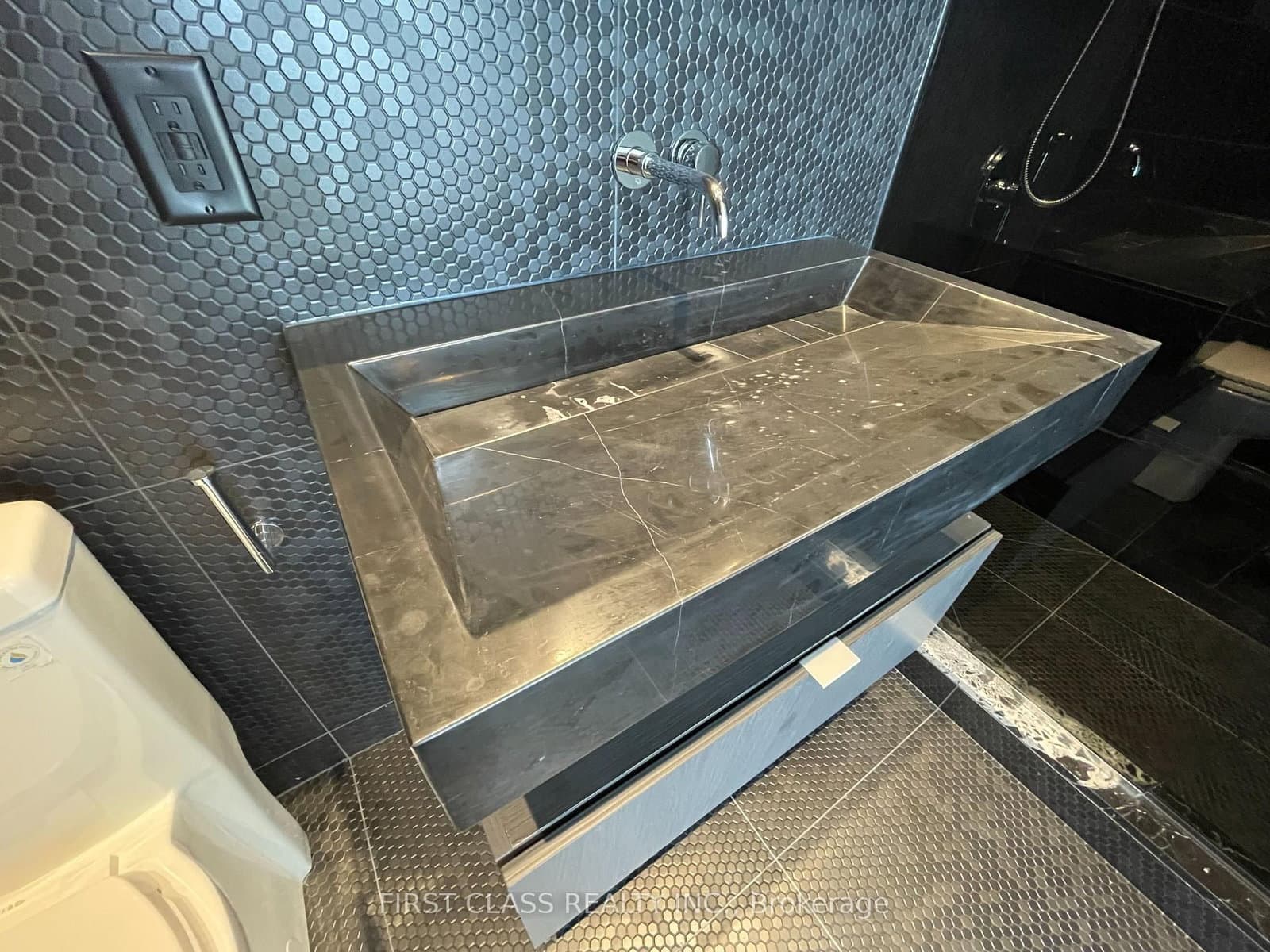 11 Yorkville Avenue, Unit 6307 thumbnail 13