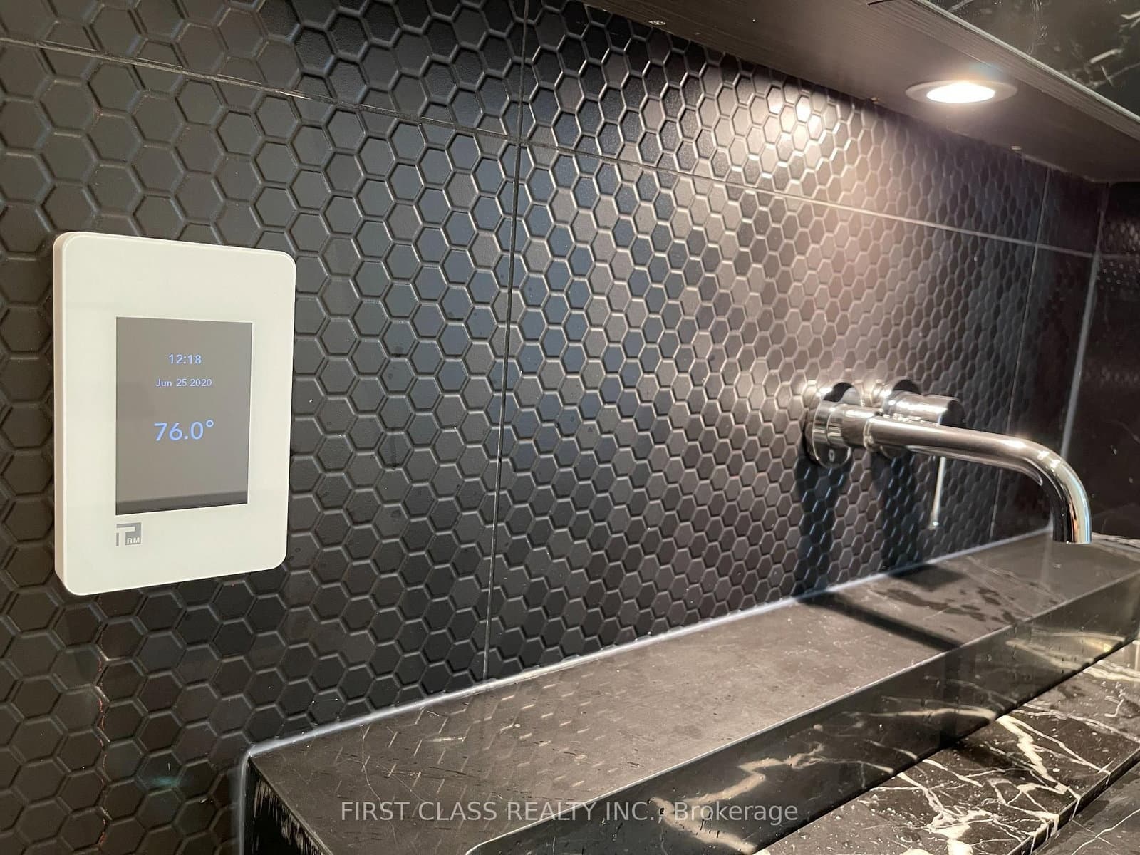 11 Yorkville Avenue, Unit 6307 thumbnail 21