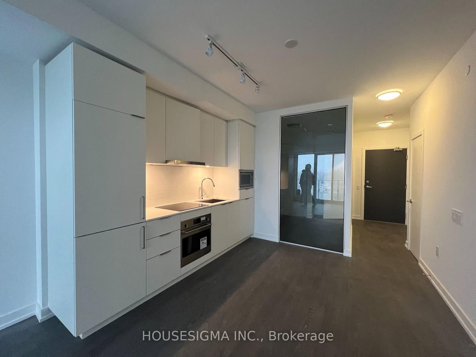 7 Golden Lion Heights, Unit N540 thumbnail 2