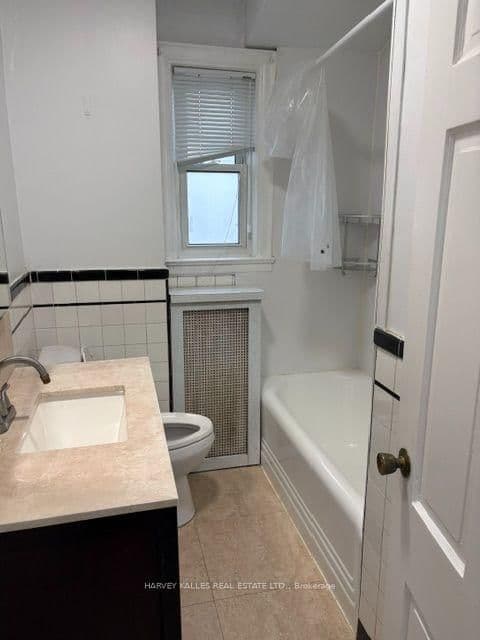 1661 Bathurst Street, Unit 1 thumbnail 20