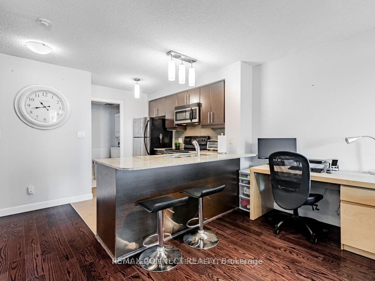 18 Harbour Street, Unit 1407 thumbnail 14