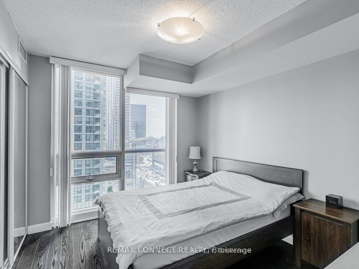 18 Harbour Street, Unit 1407 thumbnail 16
