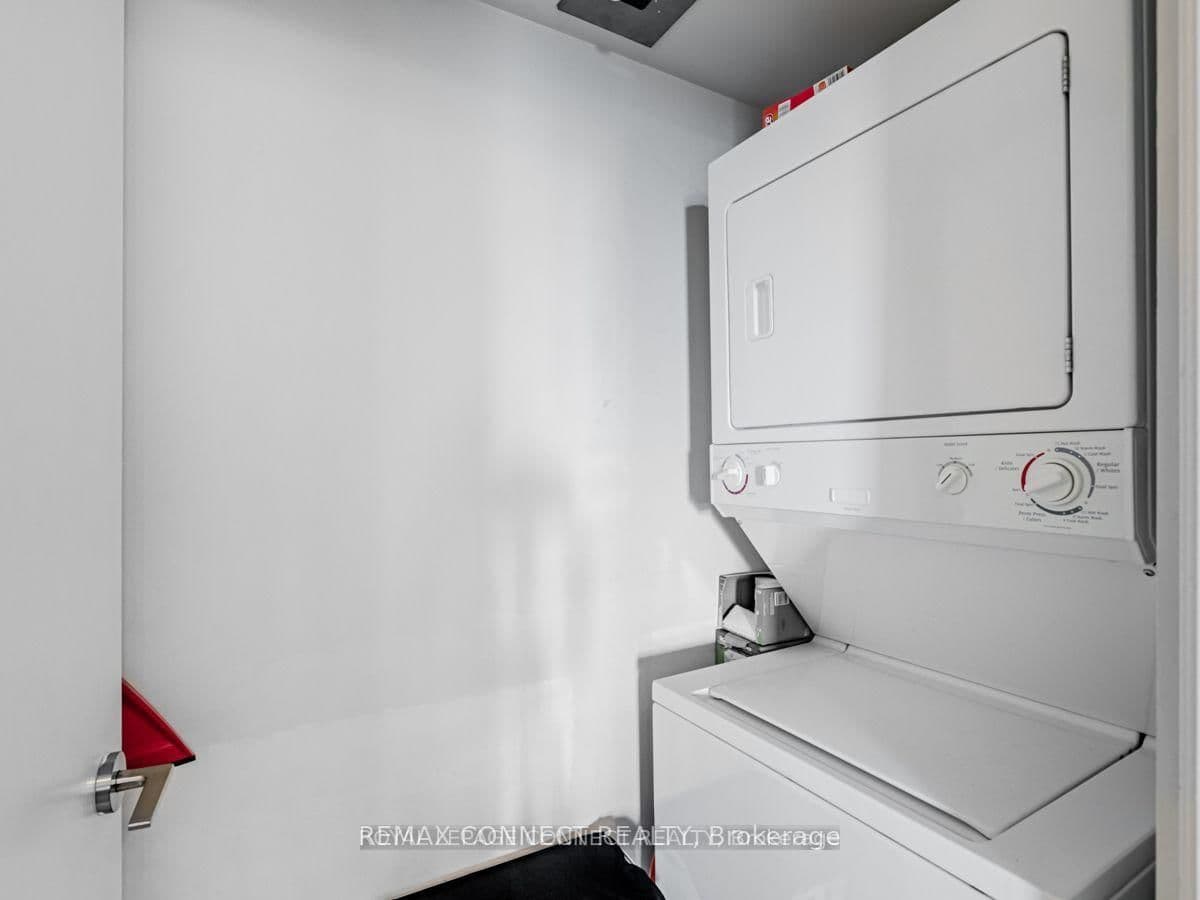 18 Harbour Street, Unit 1407 thumbnail 18