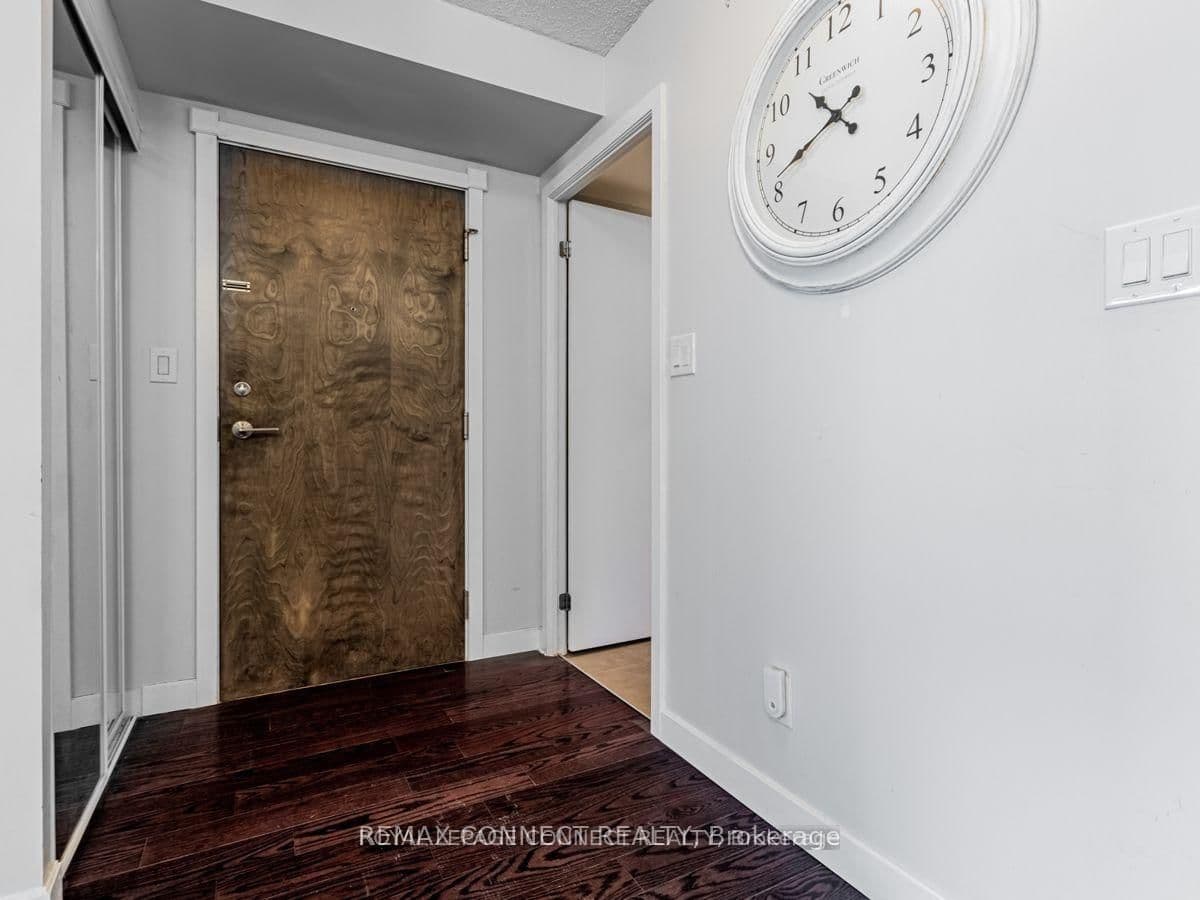 18 Harbour Street, Unit 1407 thumbnail 2