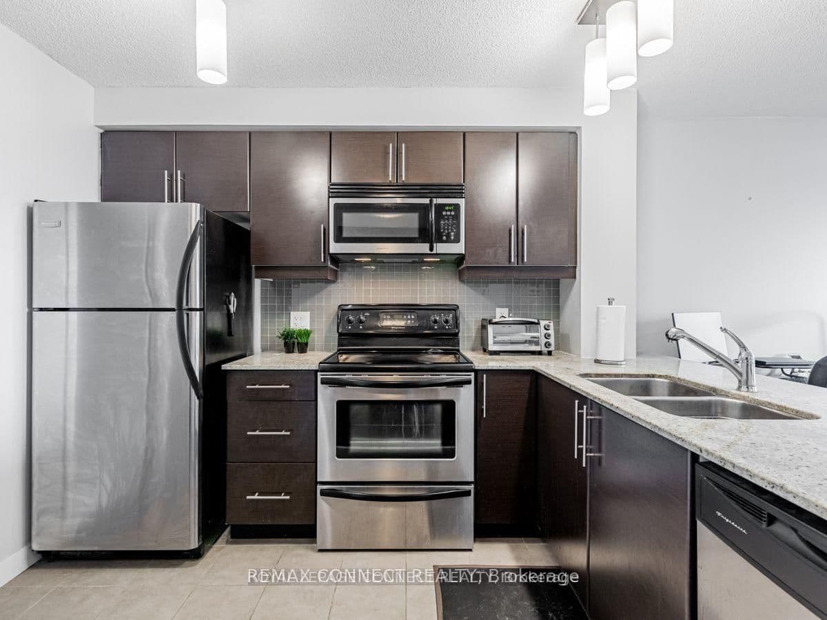 18 Harbour Street, Unit 1407 thumbnail 6