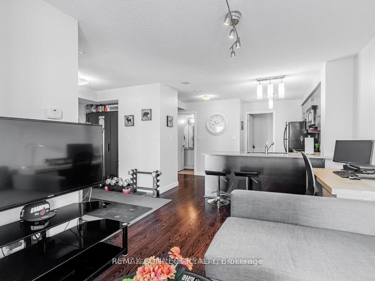 18 Harbour Street, Unit 1407 thumbnail 7