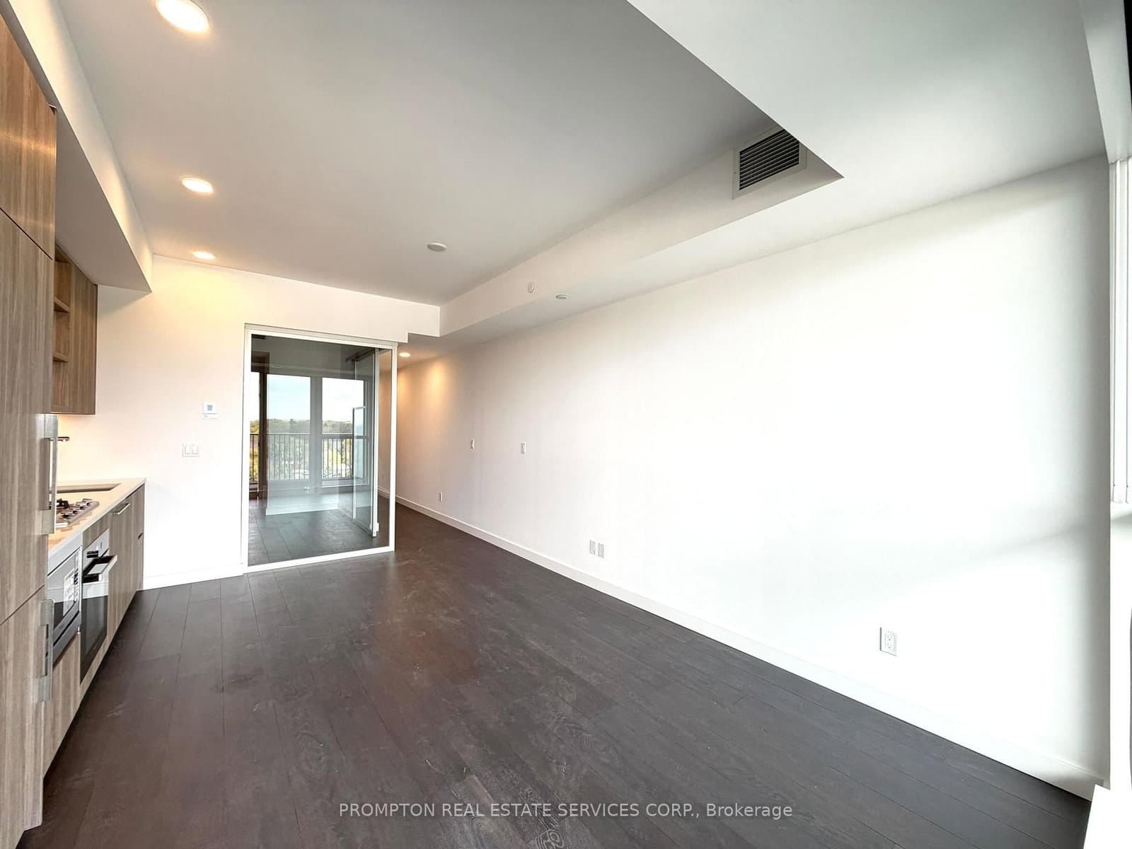 68 Esther Shiner Boulevard, Unit 745 thumbnail 10