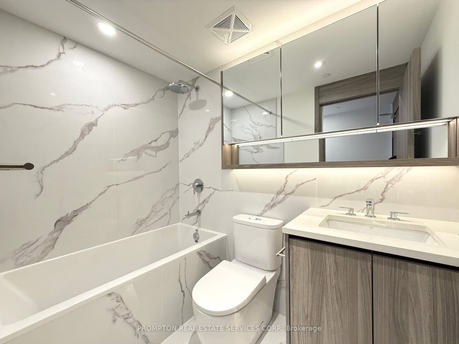 68 Esther Shiner Boulevard, Unit 745 thumbnail 11