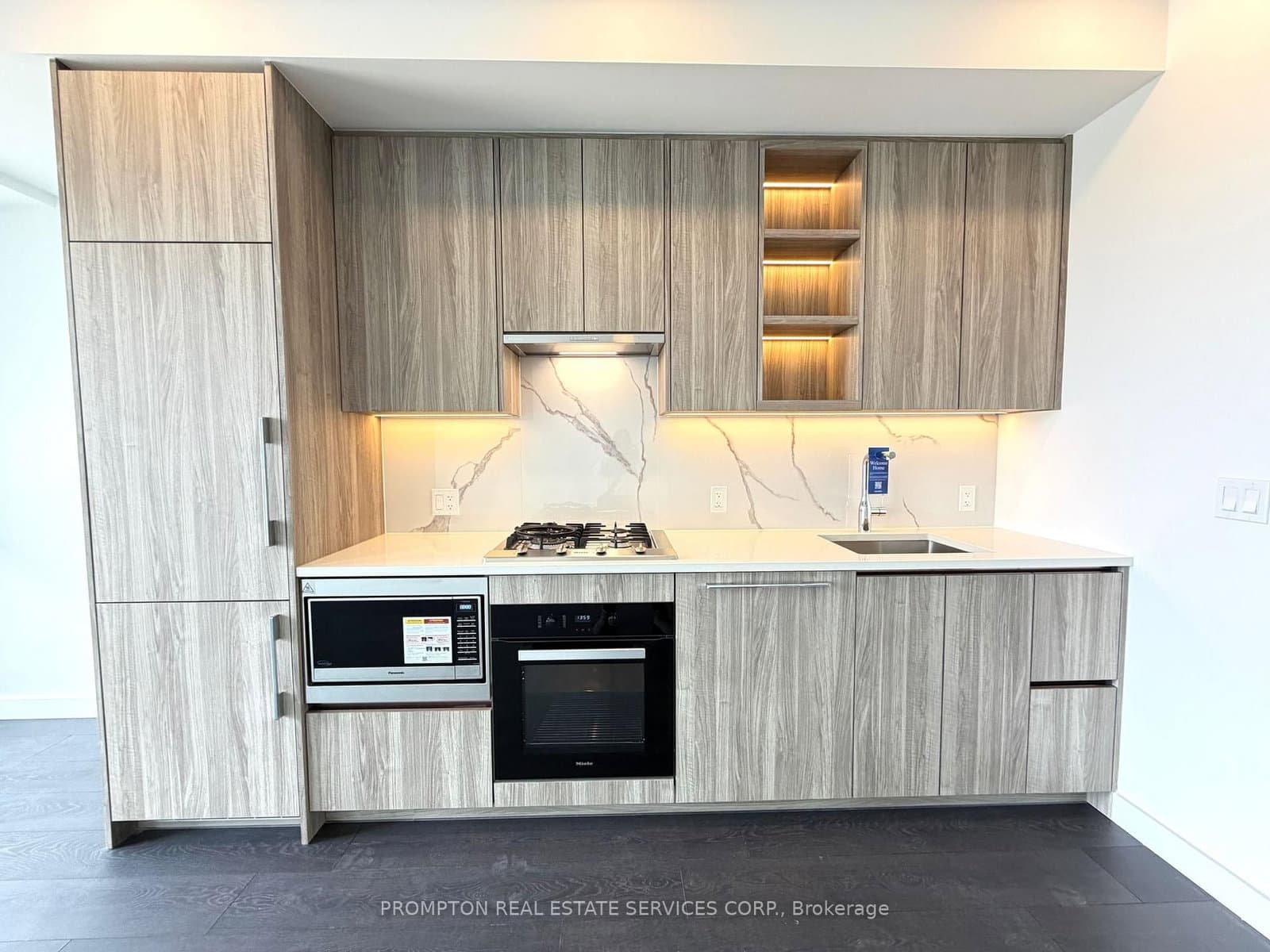 68 Esther Shiner Boulevard, Unit 745 thumbnail 7