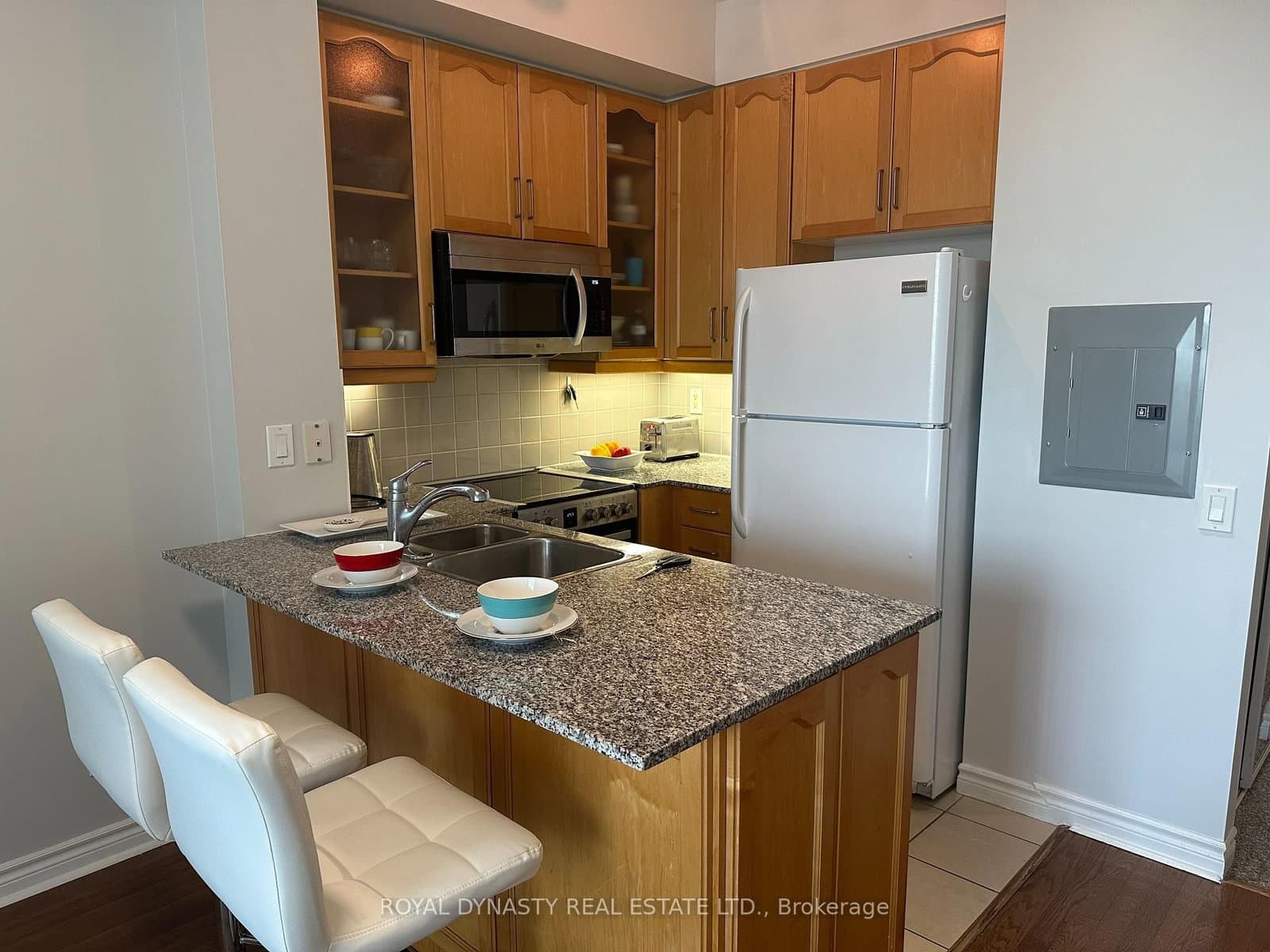 60 Byng Avenue, Unit 409 thumbnail 5