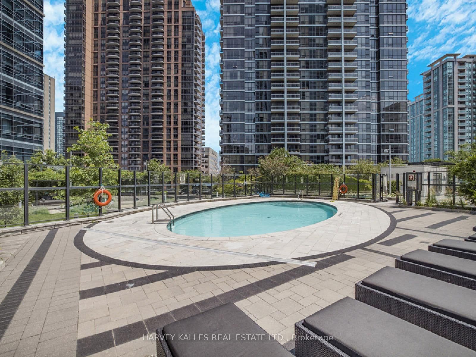 5 Sheppard Avenue E, Unit 2121 thumbnail 21