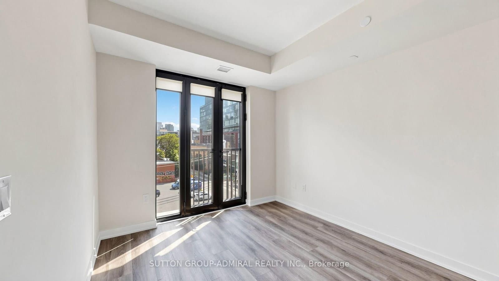 123 Portland Street, Unit 409 thumbnail 3