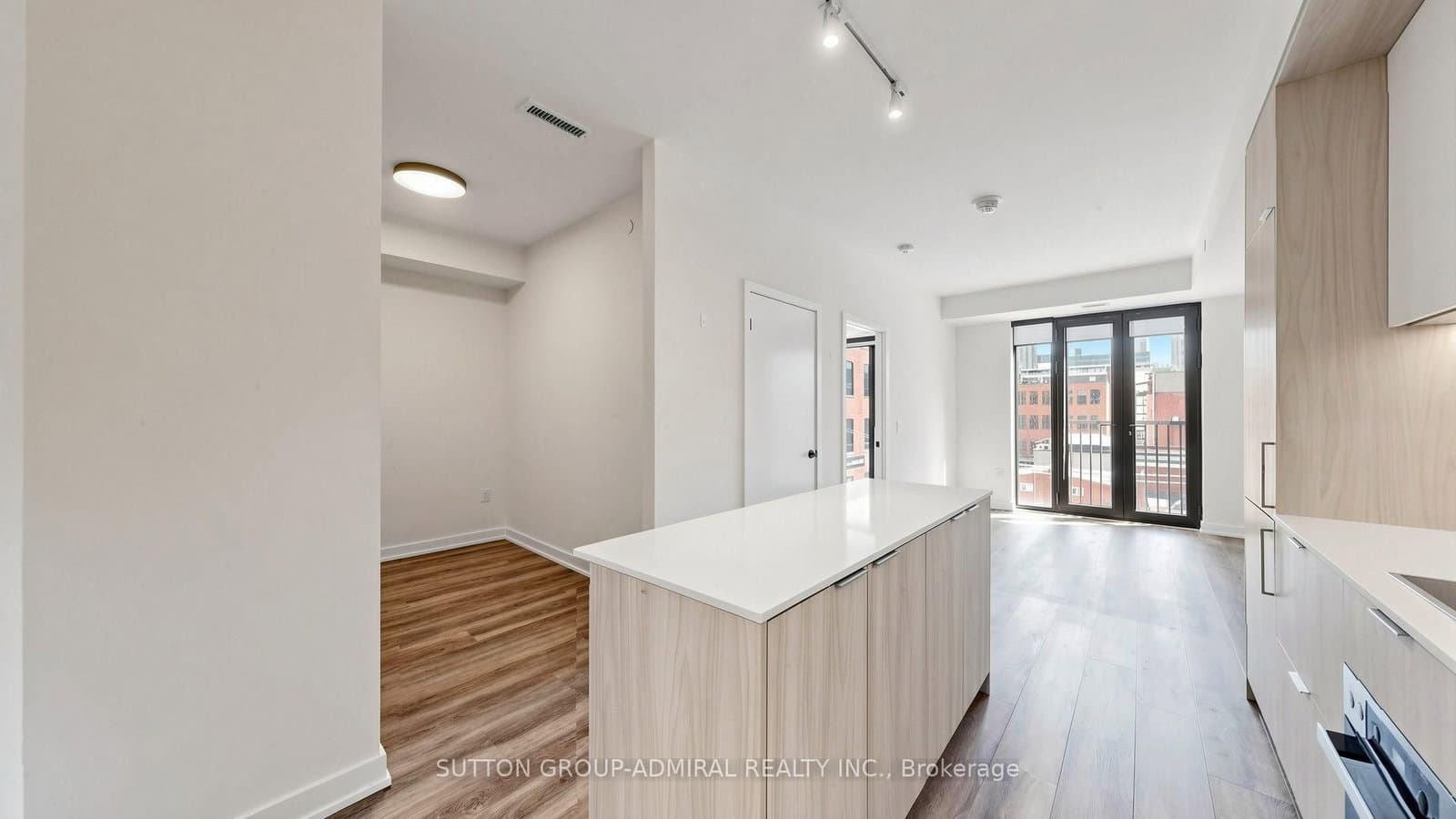 123 Portland Street, Unit 409 thumbnail 7