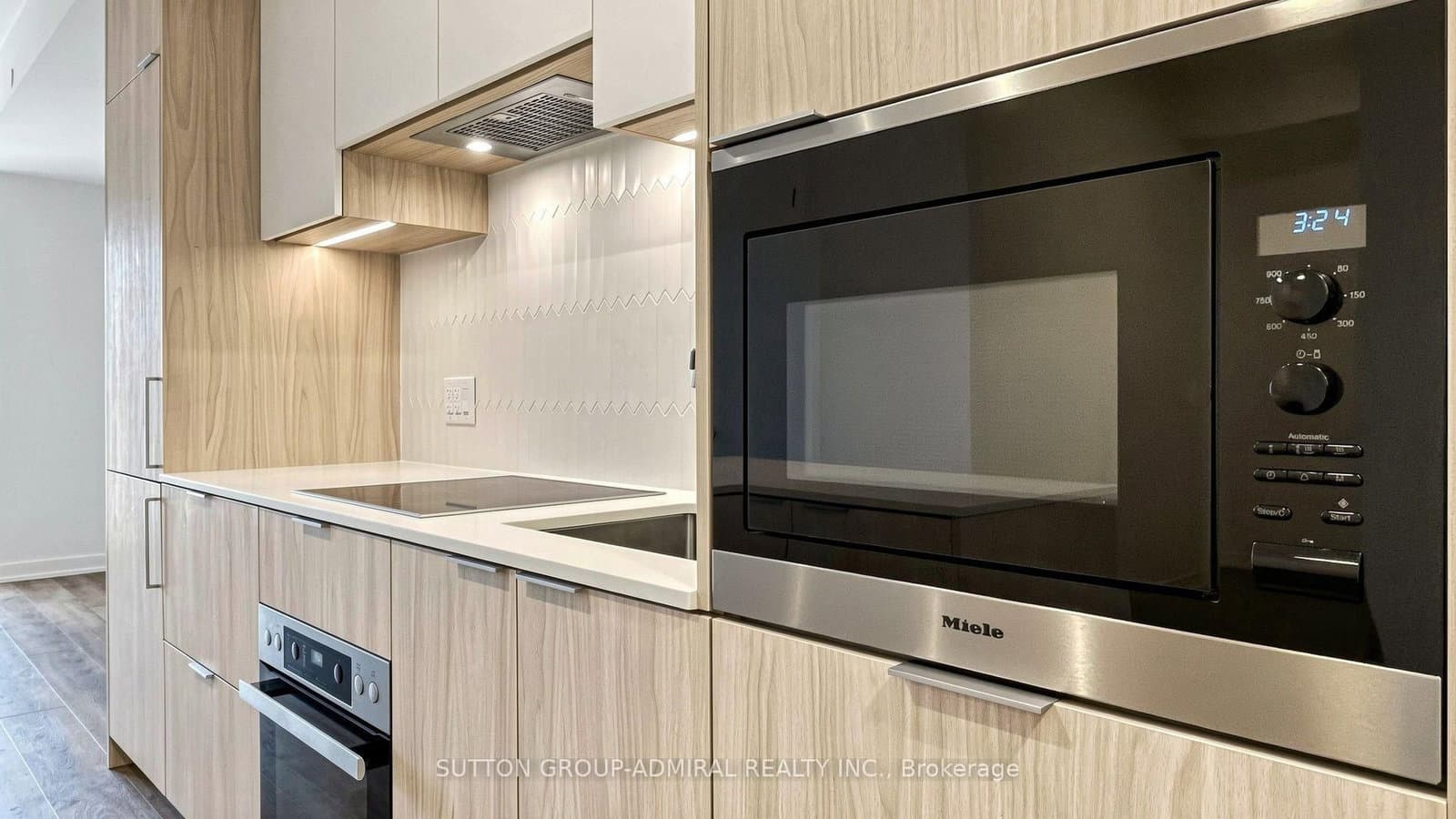 123 Portland Street, Unit 409 thumbnail 9