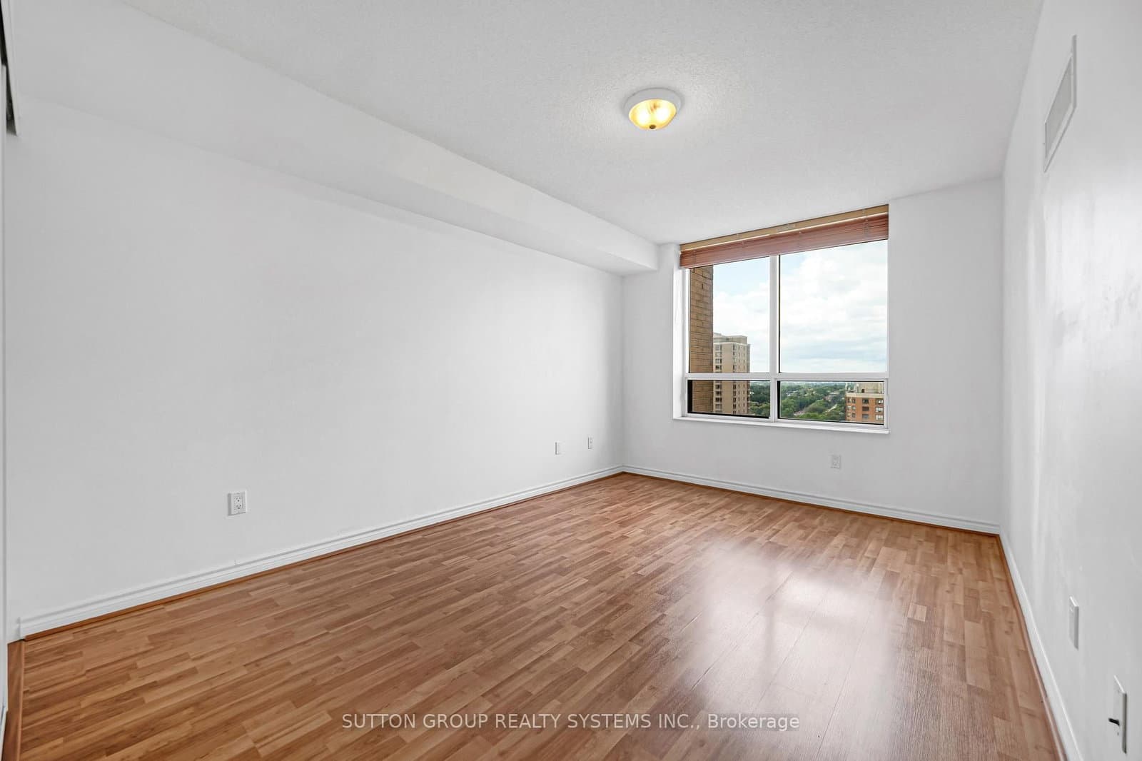 18 Sommerset Way, Unit 2007 thumbnail 14