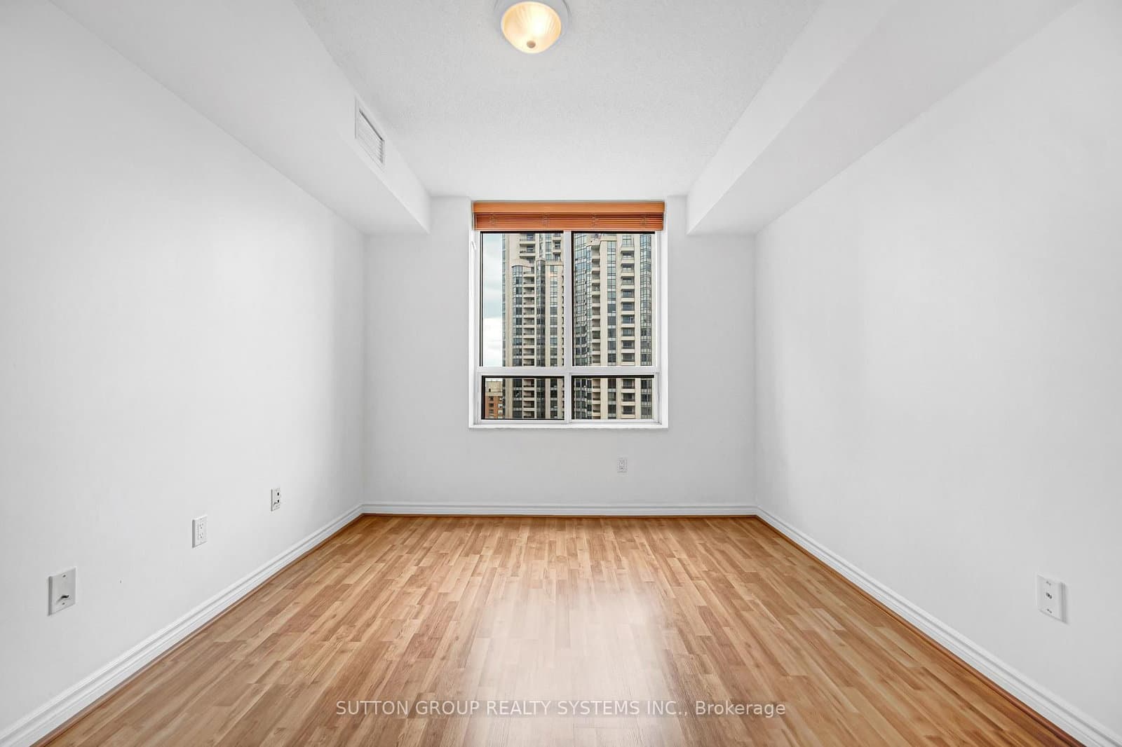 18 Sommerset Way, Unit 2007 thumbnail 19
