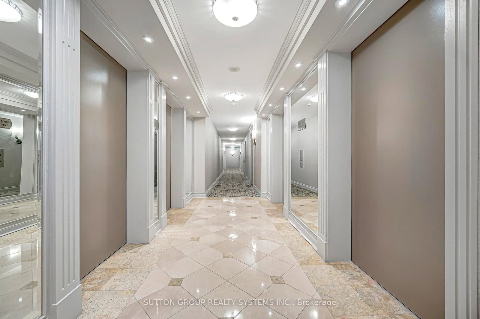 18 Sommerset Way, Unit 2007 thumbnail 4