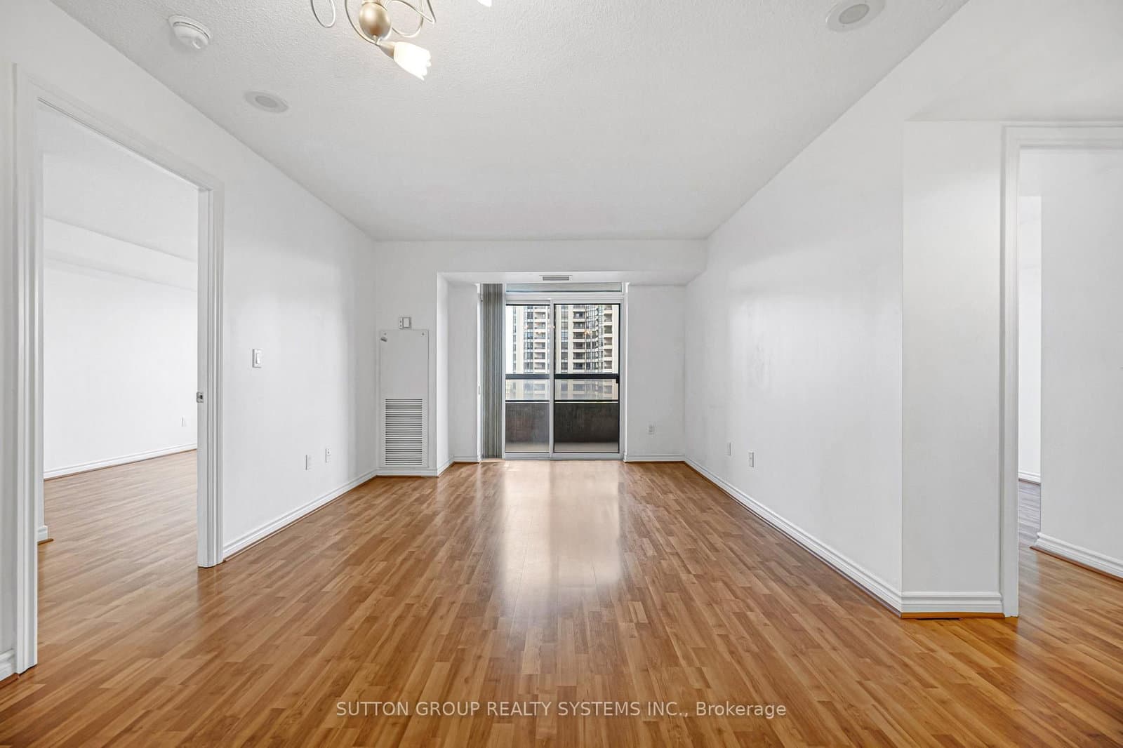 18 Sommerset Way, Unit 2007 thumbnail 9