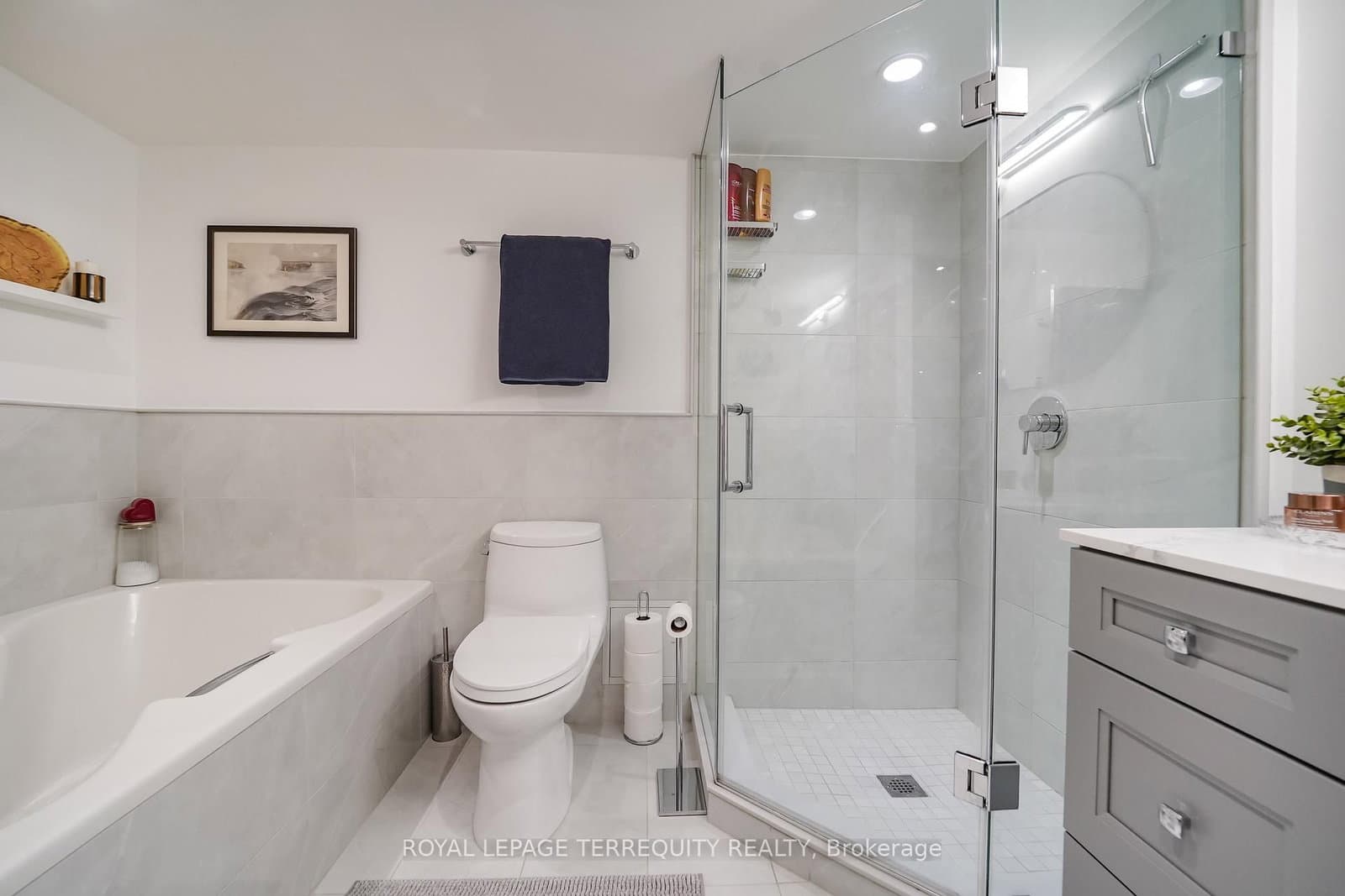 35 Church Street, Unit 208 thumbnail 17