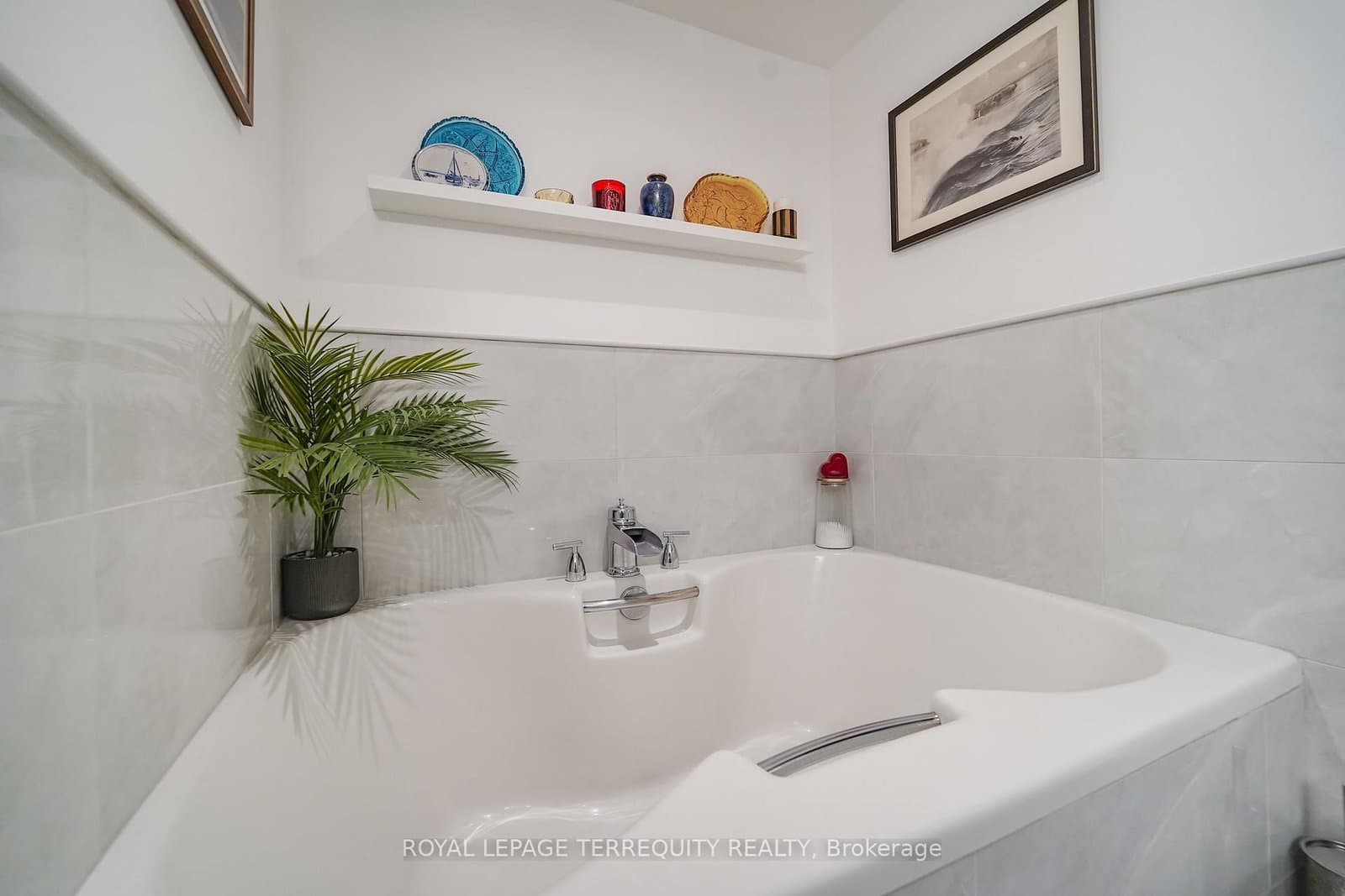 35 Church Street, Unit 208 thumbnail 18