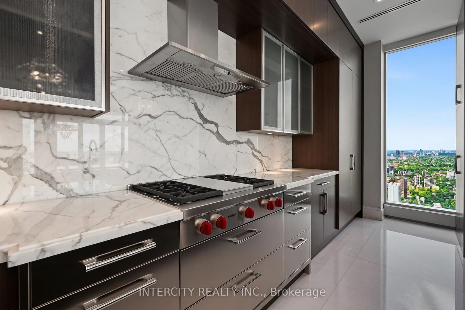 50 Yorkville Avenue, Unit 4001 thumbnail 11