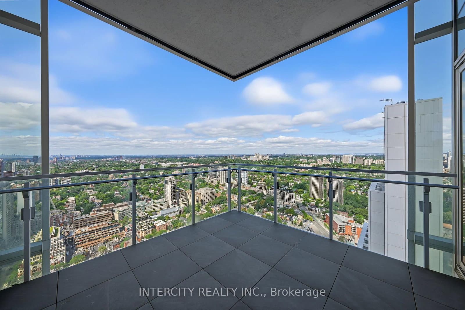 50 Yorkville Avenue, Unit 4001 thumbnail 14