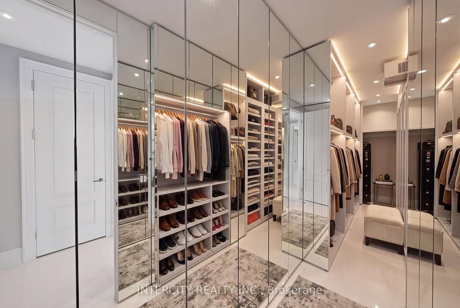 50 Yorkville Avenue, Unit 4001 thumbnail 16
