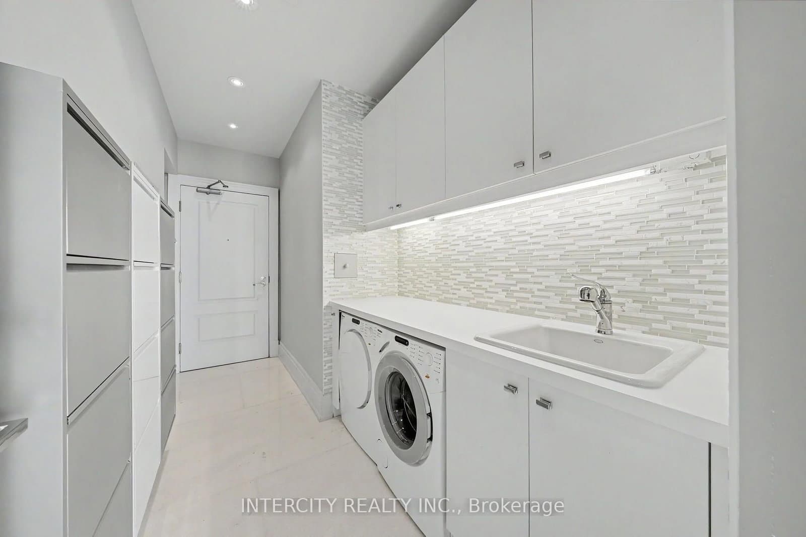 50 Yorkville Avenue, Unit 4001 thumbnail 23