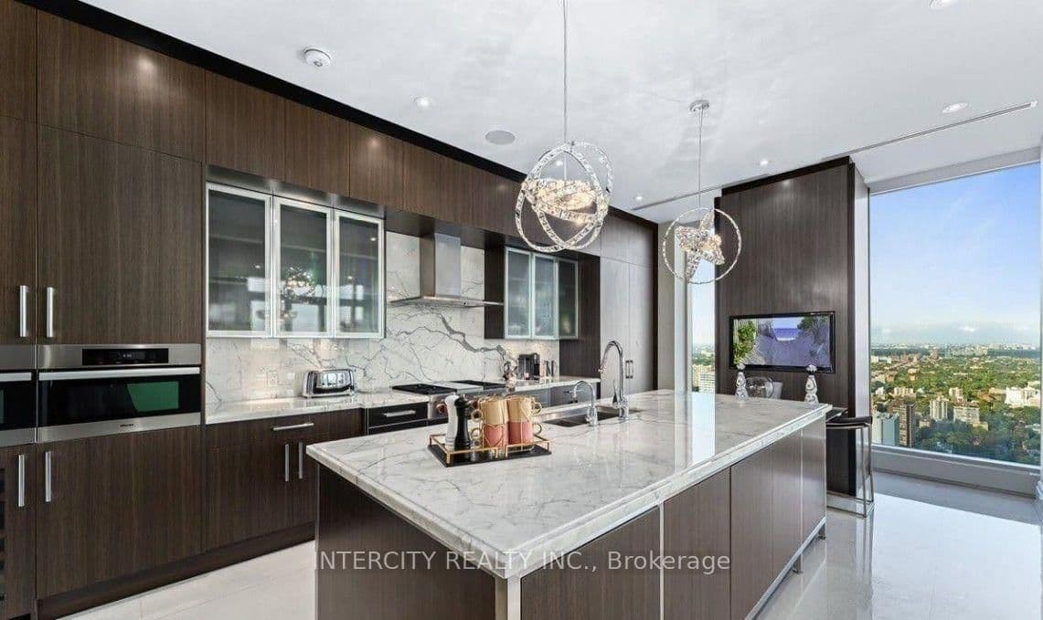 50 Yorkville Avenue, Unit 4001 thumbnail 8