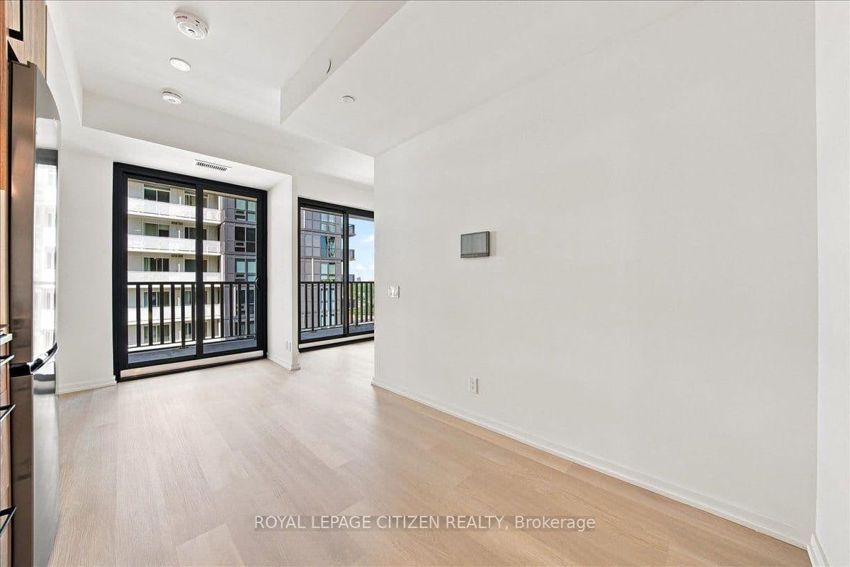 109 Erskine Avenue, Unit 1410 thumbnail 14