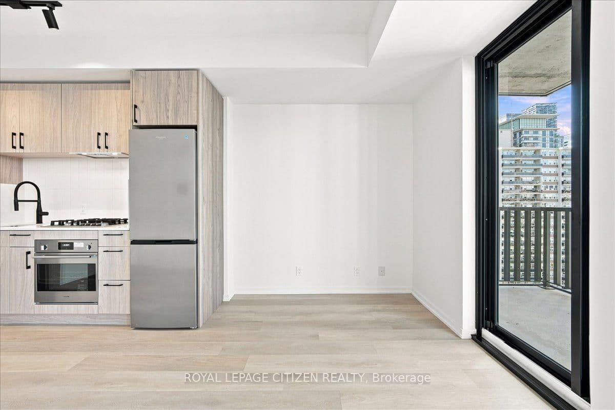 109 Erskine Avenue, Unit 1410 thumbnail 17