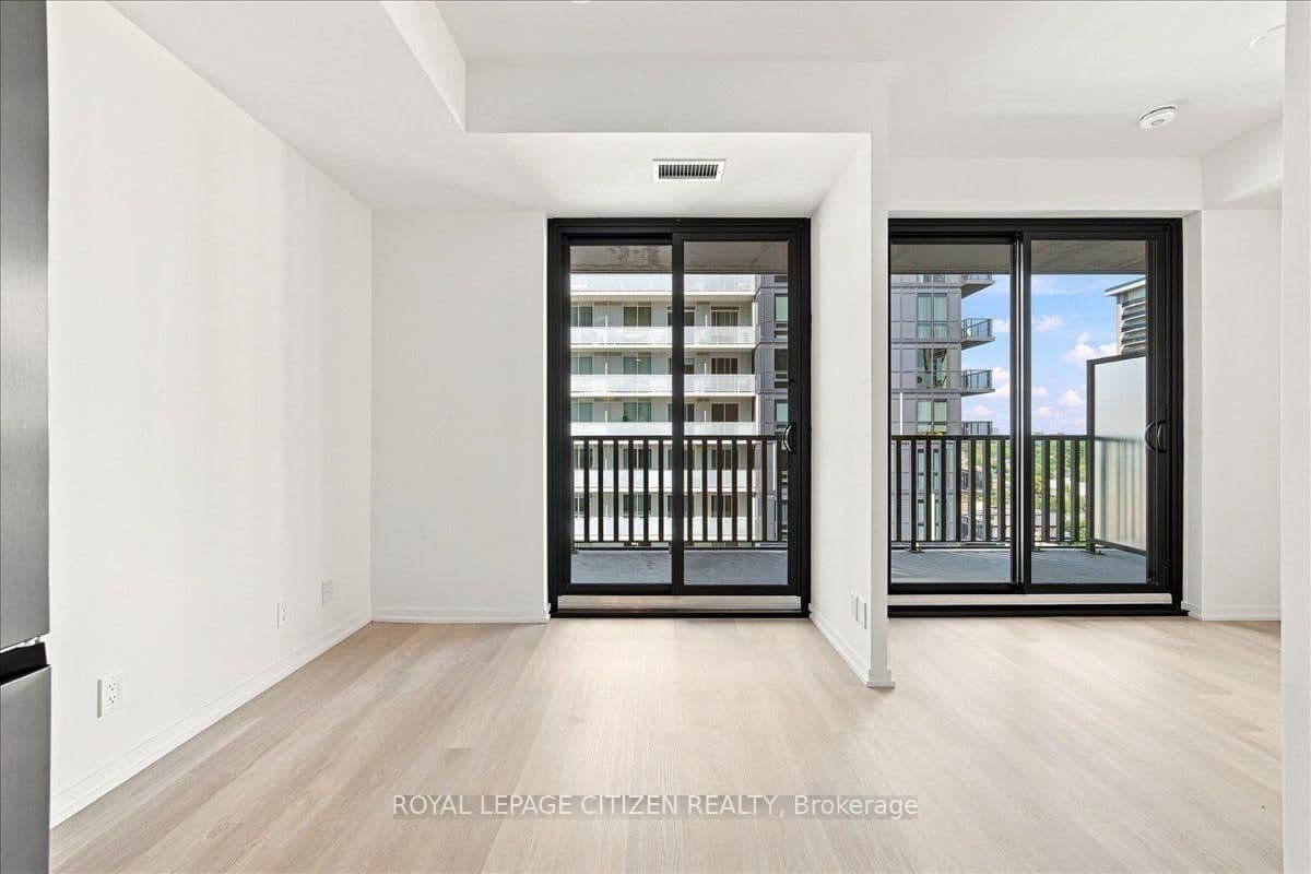 109 Erskine Avenue, Unit 1410 thumbnail 19